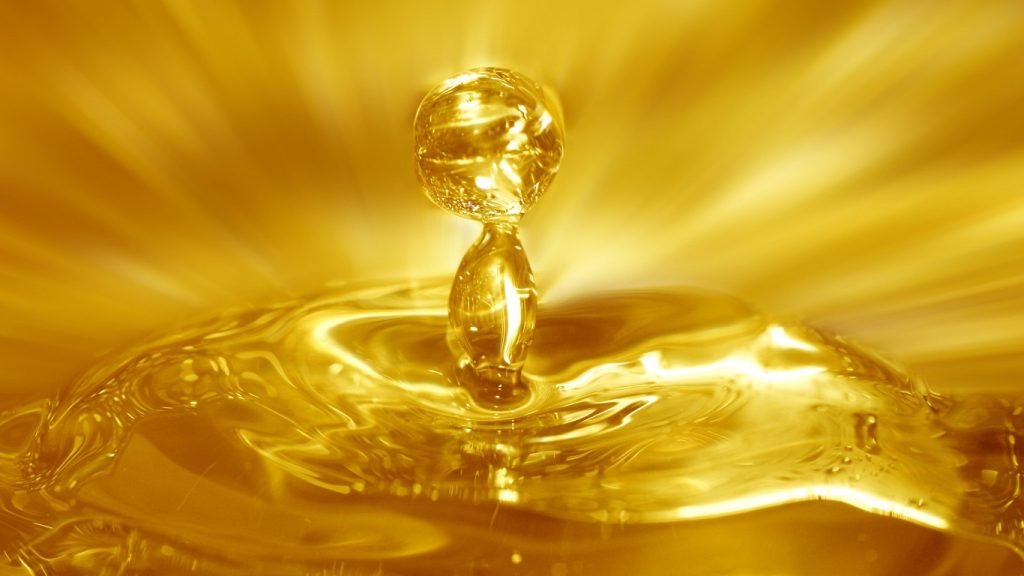 Golden Drops: Secrets Behind the Oils That Make Meals Shine